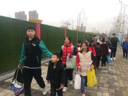小朋友.jpg